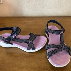 Skechers women’s on the go sport sandal size 8 lavendar